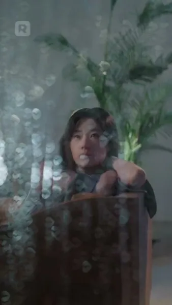 นกในกรงเธอ