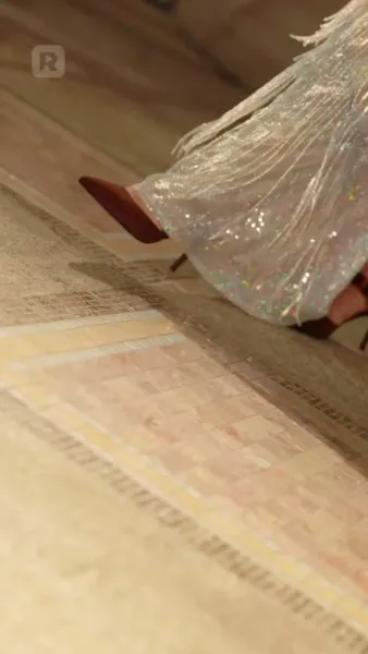 นกในกรงเธอ