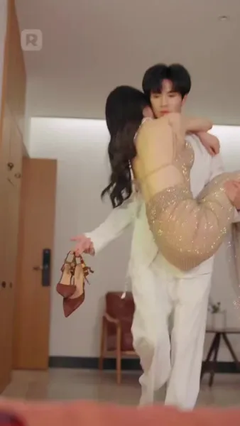 นกในกรงเธอ