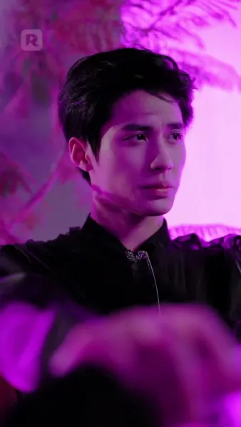 นกในกรงเธอ