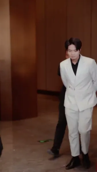 แหวกฟ้า มาบอกรักคุณ