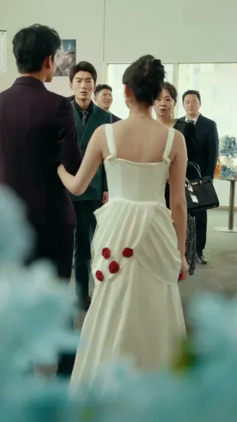 ใต้ปีกฟ้าแห่งรัก