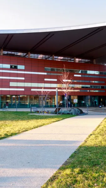 อุ้มบุญ อุ้มรัก พ่อเศรษฐีพันล้าน