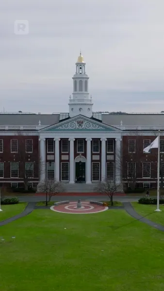 อุ้มบุญ อุ้มรัก พ่อเศรษฐีพันล้าน