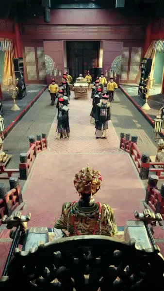 คิดว่าตัวเองเป็นฮองเฮา