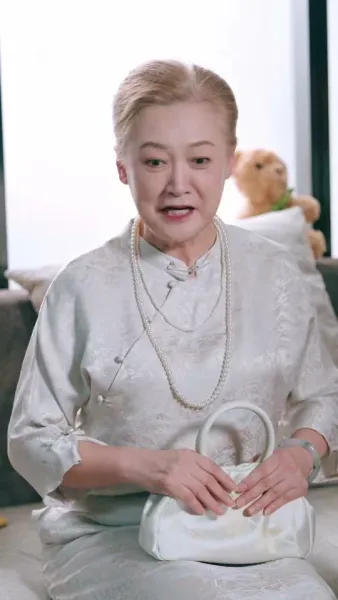 ชีวิตการทำงานของภรรยาท่านปรธาน