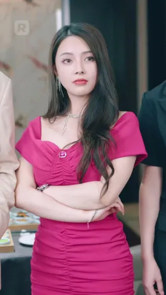 ชีวิตการทำงานของภรรยาท่านปรธาน