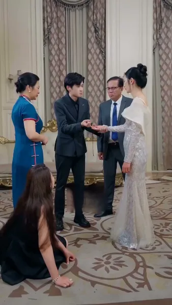 คุณกู้ ภรรยาคุณเซ็นหย่าแล้ว