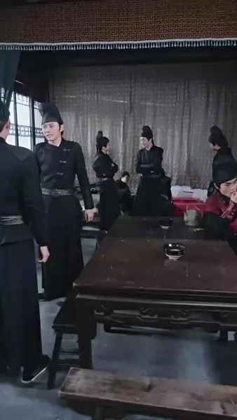 อยู่ดีๆ มีลูกสาวห้าคน แถมแม่เป็นฮ่องเต้หญิงอีก