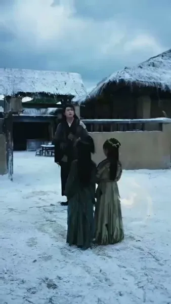 อยู่ดีๆ มีลูกสาวห้าคน แถมแม่เป็นฮ่องเต้หญิงอีก