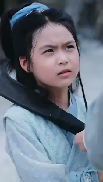 อยู่ดีๆ มีลูกสาวห้าคน แถมแม่เป็นฮ่องเต้หญิงอีก