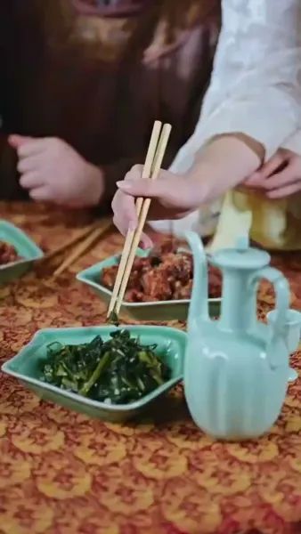 อยู่ดีๆ มีลูกสาวห้าคน แถมแม่เป็นฮ่องเต้หญิงอีก