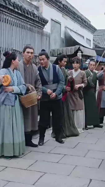 อยู่ดีๆ มีลูกสาวห้าคน แถมแม่เป็นฮ่องเต้หญิงอีก