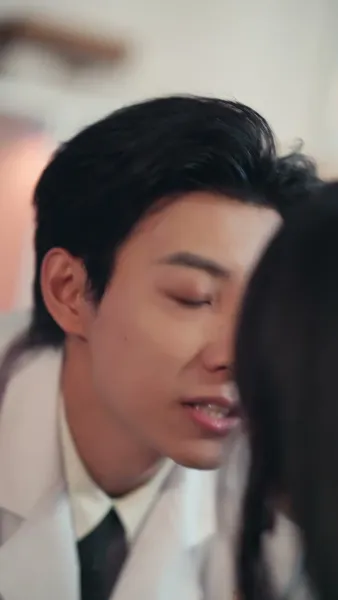 อ้อมกอดที่มีหนาม