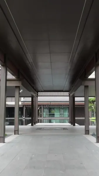 อ้อมกอดที่มีหนาม