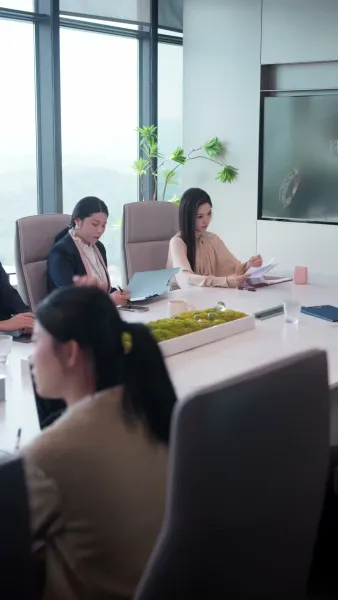 อ้อมกอดที่มีหนาม