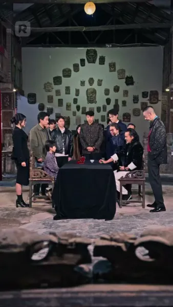 เด็กหนุ่มเนตรทองคำ