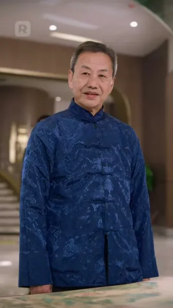 เด็กหนุ่มเนตรทองคำ