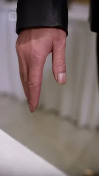 เด็กหนุ่มเนตรทองคำ