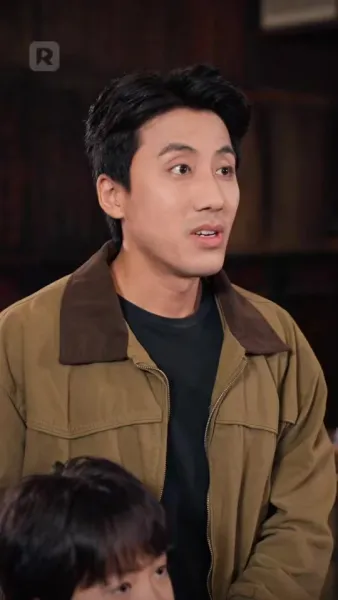 เด็กหนุ่มเนตรทองคำ