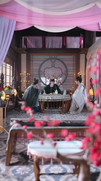 เรื่องเล่าจากพระราชวังตะวันออก