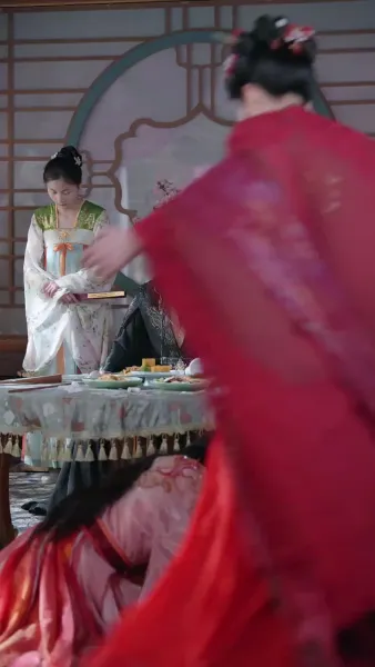 เรื่องเล่าจากพระราชวังตะวันออก