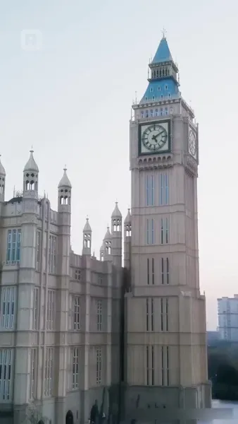 กุหลาบเหล็ก แห่งโรงเรียนไฮโซ