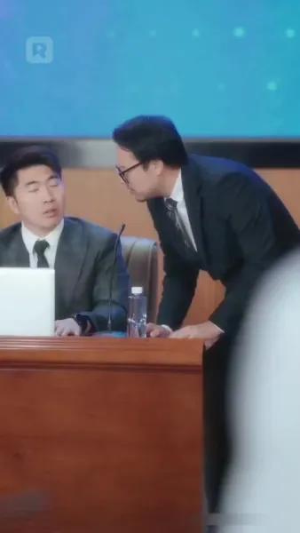 กุหลาบเหล็ก แห่งโรงเรียนไฮโซ