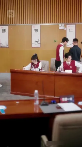 กุหลาบเหล็ก แห่งโรงเรียนไฮโซ