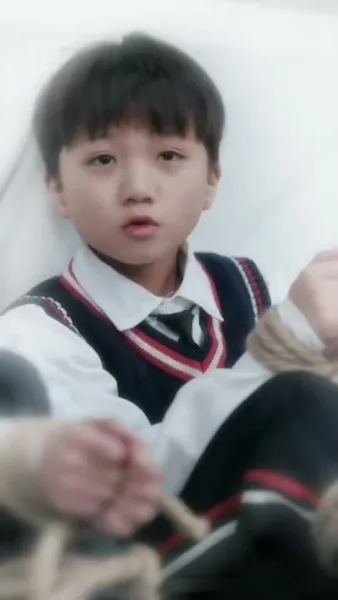 กุหลาบเหล็ก แห่งโรงเรียนไฮโซ