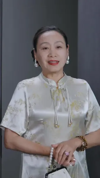 กุหลาบในกำมือ