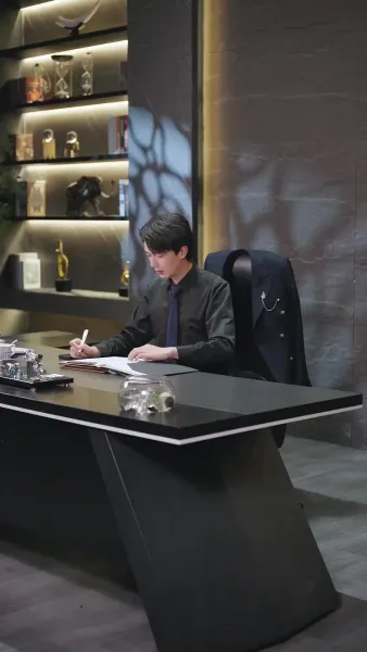 กุหลาบในกำมือ