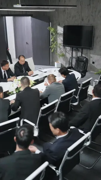 กุหลาบในกำมือ