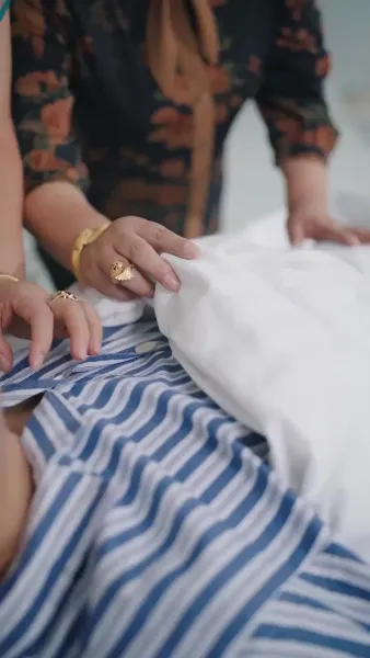 กุหลาบในกำมือ