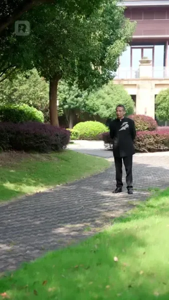 อย่าไปแหยมเด็กอุ้มตุ๊กตา เธอต่อสู้โหดมาก