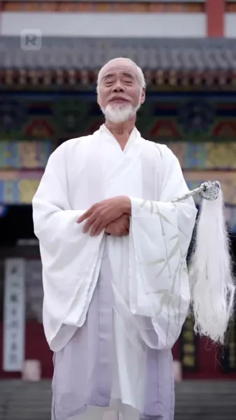 อย่าไปแหยมเด็กอุ้มตุ๊กตา เธอต่อสู้โหดมาก