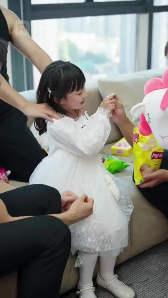 อย่าไปแหยมเด็กอุ้มตุ๊กตา เธอต่อสู้โหดมาก