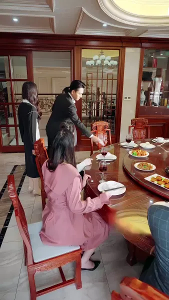 อุ๊ยพี่สาว! เราเข้าผิดหอ