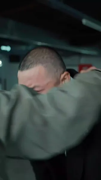 หมัดเหล็กแห่งการไถ่บาป