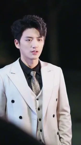 าคู่มือแฝงตัวในแวดวงไฮโซ