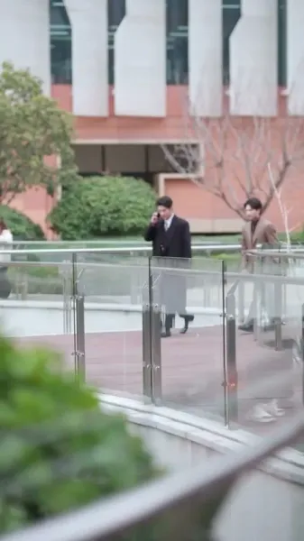 าคู่มือแฝงตัวในแวดวงไฮโซ