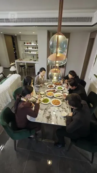 แม่บ้านสู่ดวงดาว