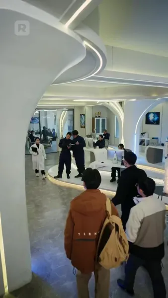 แม่บ้านสู่ดวงดาว