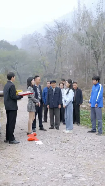 คุณหนูไฮโซ ในหมู่บ้านยากไร้