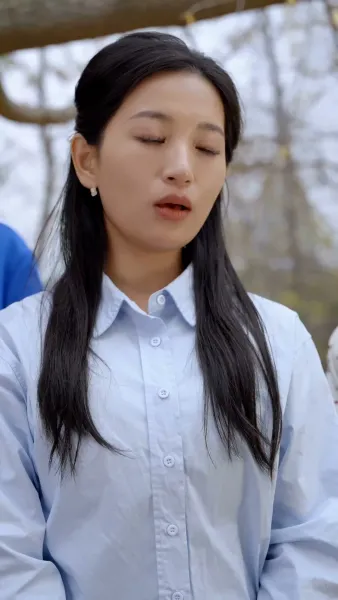 คุณหนูไฮโซ ในหมู่บ้านยากไร้