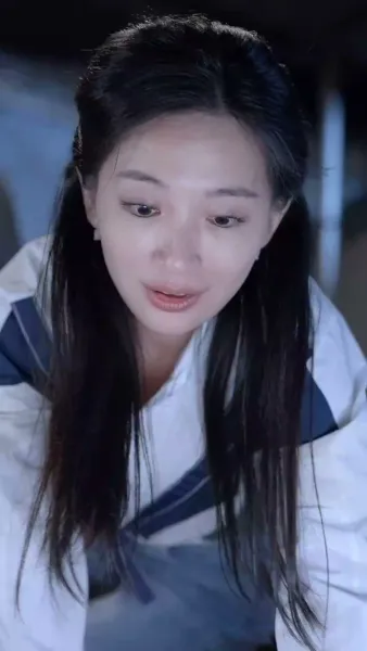 คุณหนูไฮโซ ในหมู่บ้านยากไร้