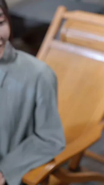 คุณหนูไฮโซ ในหมู่บ้านยากไร้