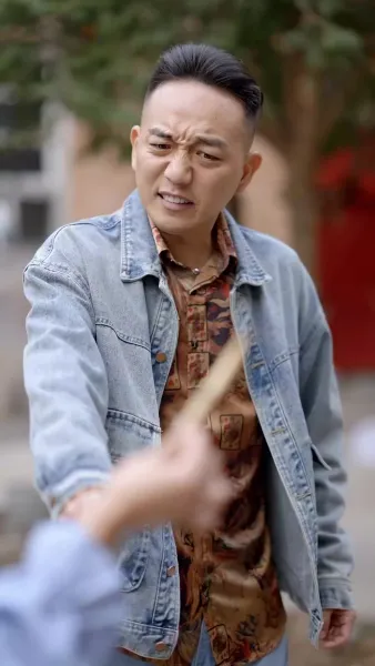 คุณหนูไฮโซ ในหมู่บ้านยากไร้