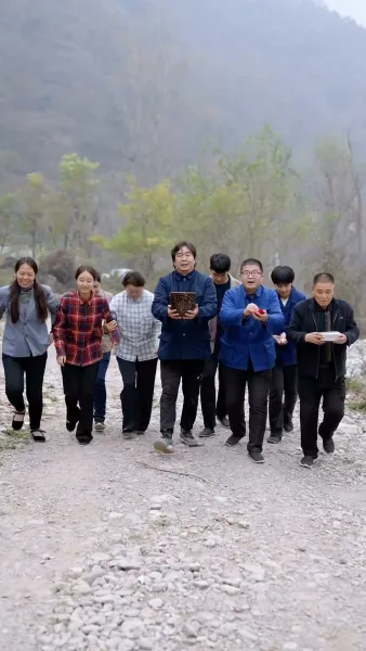 คุณหนูไฮโซ ในหมู่บ้านยากไร้