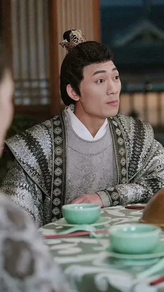 อดีตสามีผู้ตายไปแล้วกลับมาชิงสมบัติ